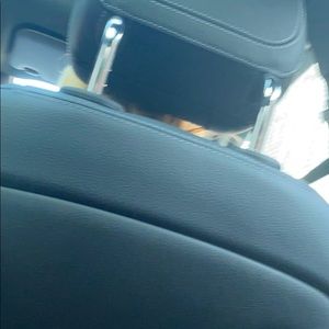 Meet your Posher, Avery